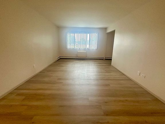 4th image of 1670 Shawano Ave #17