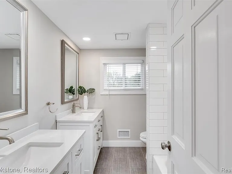2784 Aldgate Dr — Photo 37