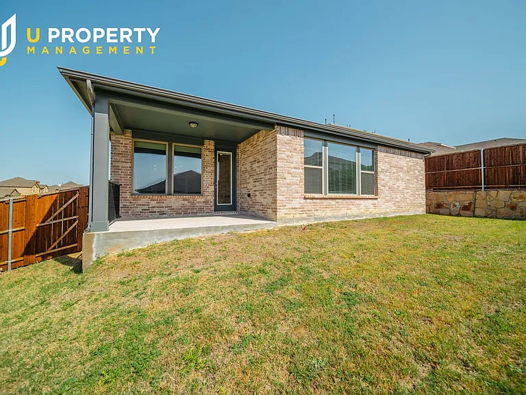 3902 Aventino Ct — Photo 29