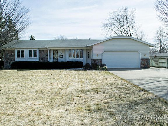 2nd image of 1804 Pleasantwood Dr