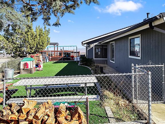 4th image of 4225 Snowline Dr