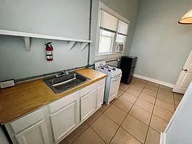 219 E 3rd St — Photo 8