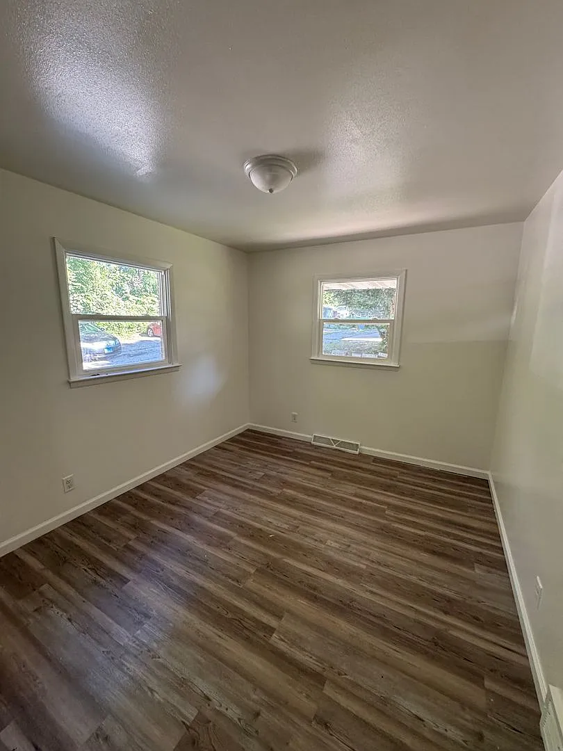 725 South 5th Street — Photo 2