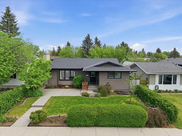 10311 S Wapiti Dr SE, Calgary, AB T2J 1J3