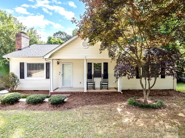 508 Woodstream Dr, Gastonia, NC 28056