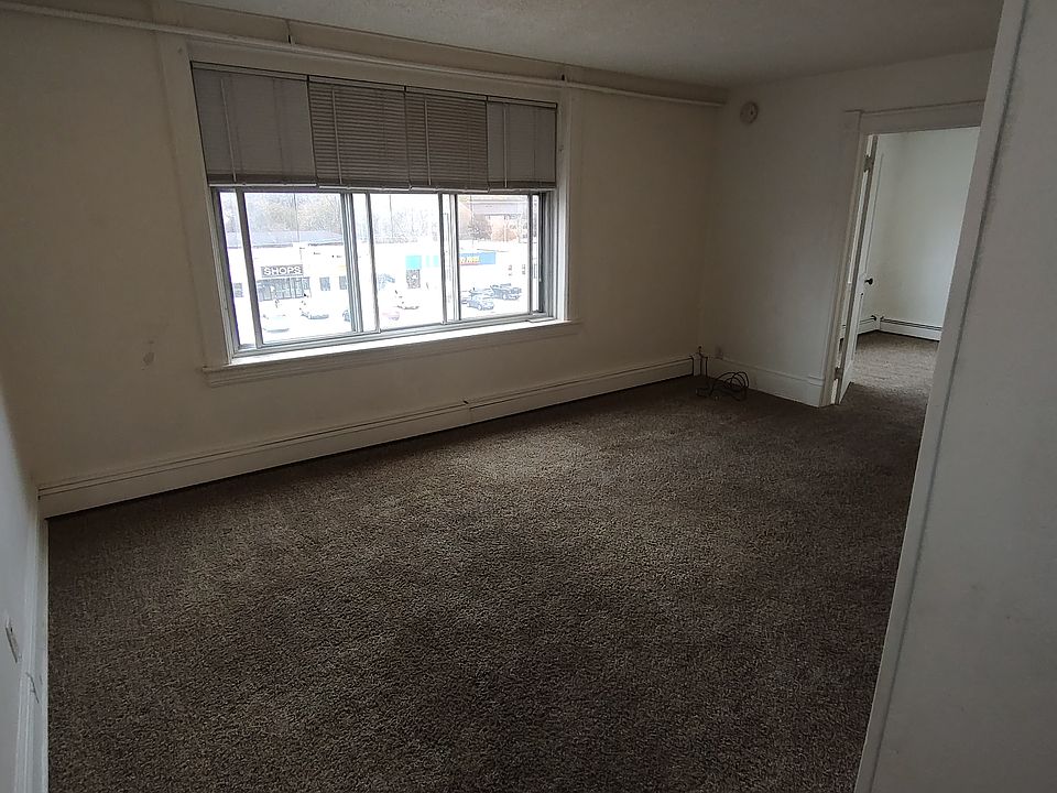 1st image of 115 S Rum River Dr APT 33