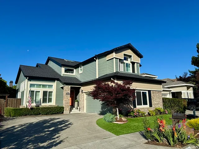 1909 Rainier Cir — Photo 2