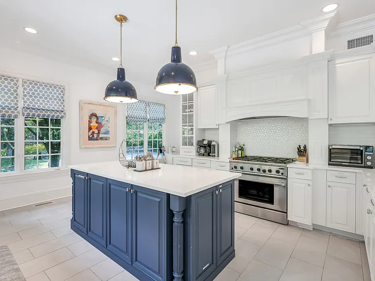 52 Edge Of Woods Rd — Photo 15