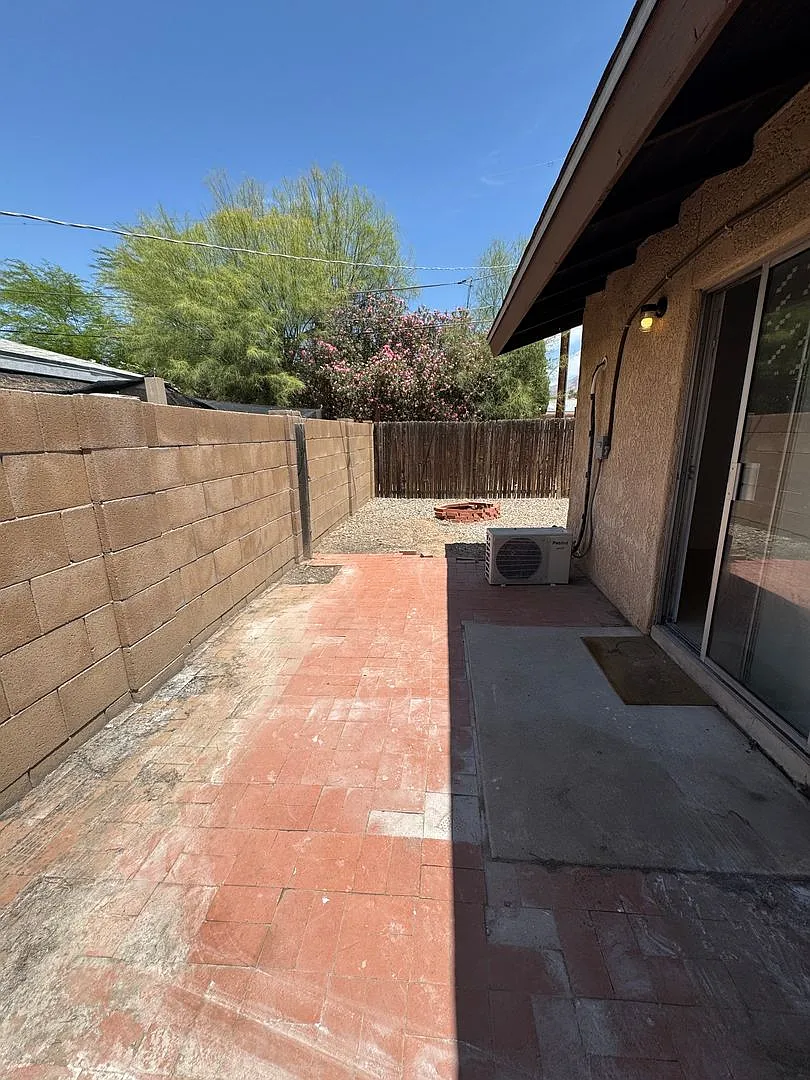Just remodeled Beautiful small community has a one bedroom one bathroom available! Large Fenced B... — Photo 1