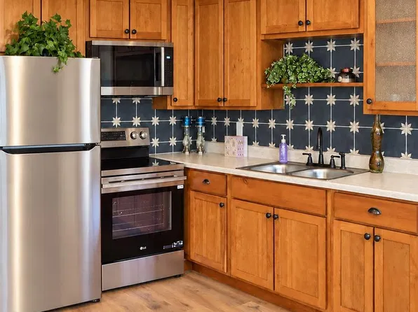 111 Crystal Park Rd APT 4, Manitou Springs, CO 80829