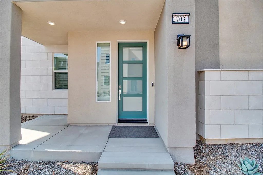 3 bed, 3.5 bath, 2481 sqft, $4,850 — Photo 3
