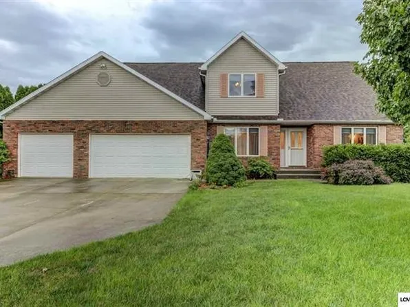 4 Canterbury Ln, Lincoln, IL 62656