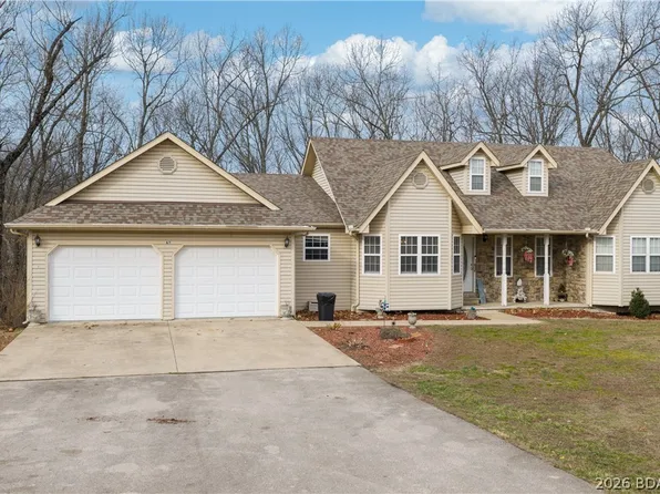 65 Cricket Ln, Linn Creek, MO 65052
