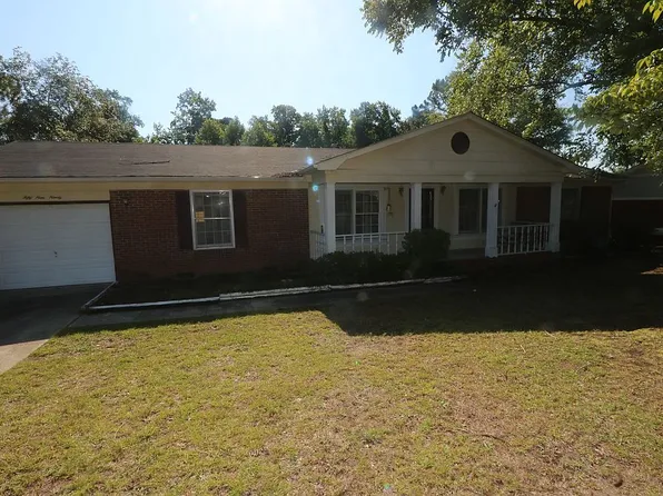 5990 Lake Trail Dr, Fayetteville, NC 28304