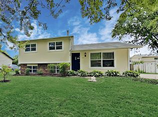 211 Hadleigh Rd, Bolingbrook, IL 60440