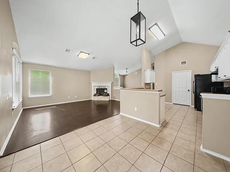 4502 Golden Gate Dr — Photo 5