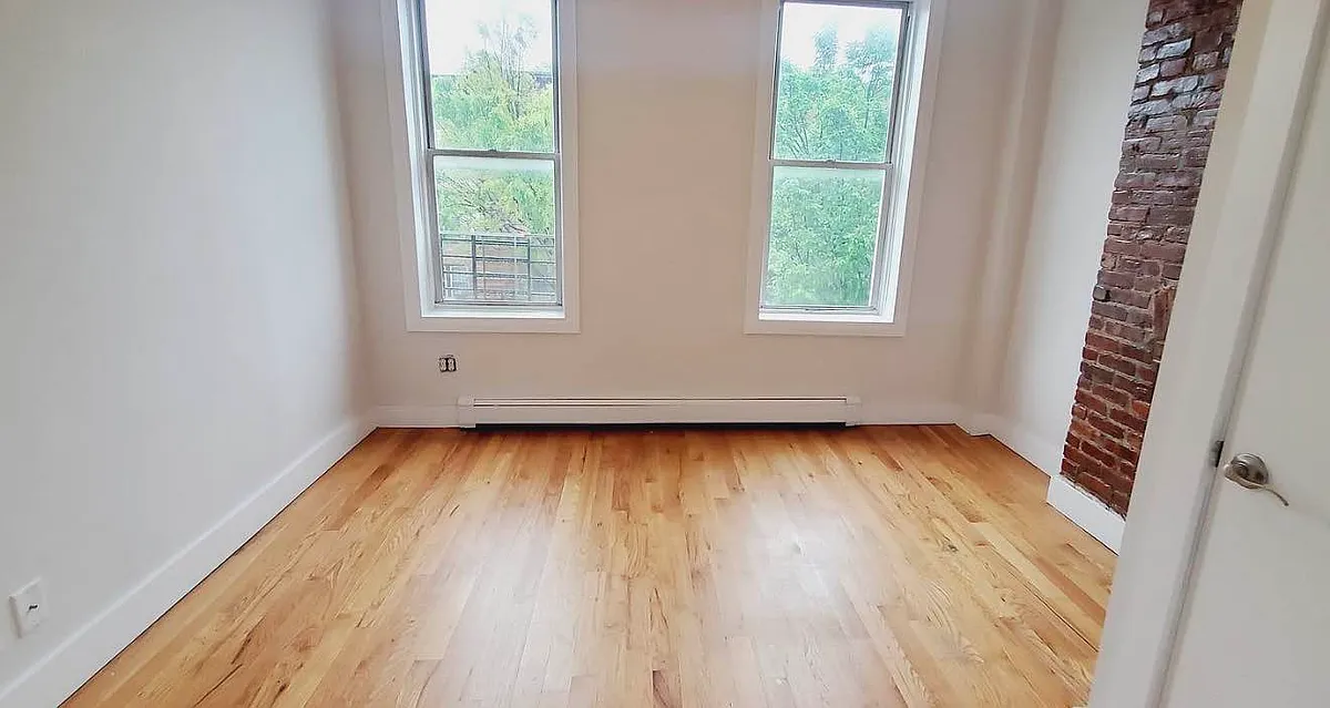 Building Photo - 669 Halsey St #2B