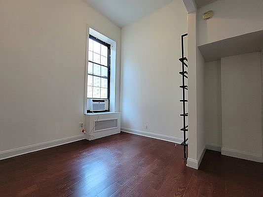 1st image of 49 Park Ave APT 1b