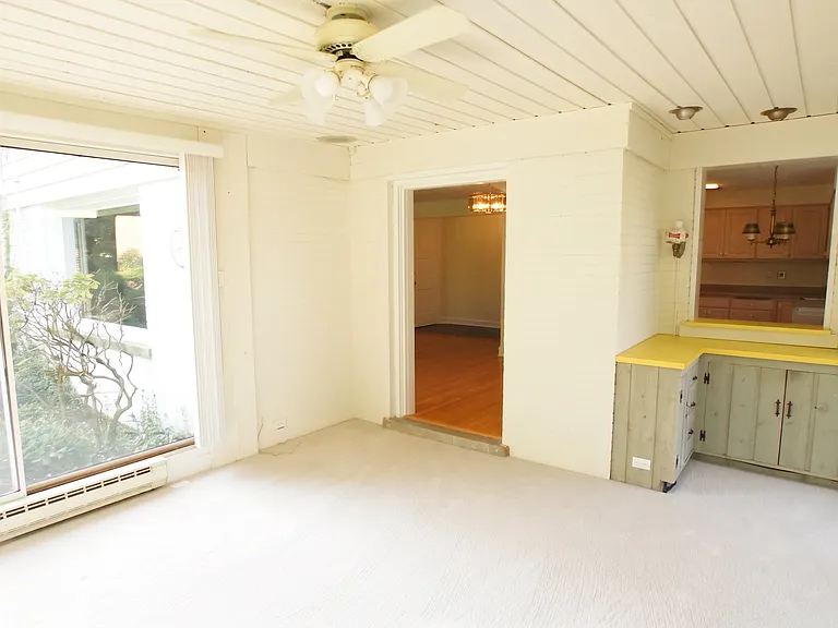 460 Highcrest Dr — Photo 18