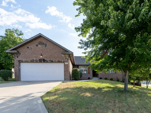 2021 W Melbourne Court, Springfield, MO 65810