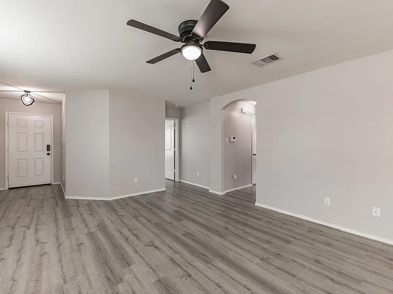 105 Pullman Place Blvd — Photo 4