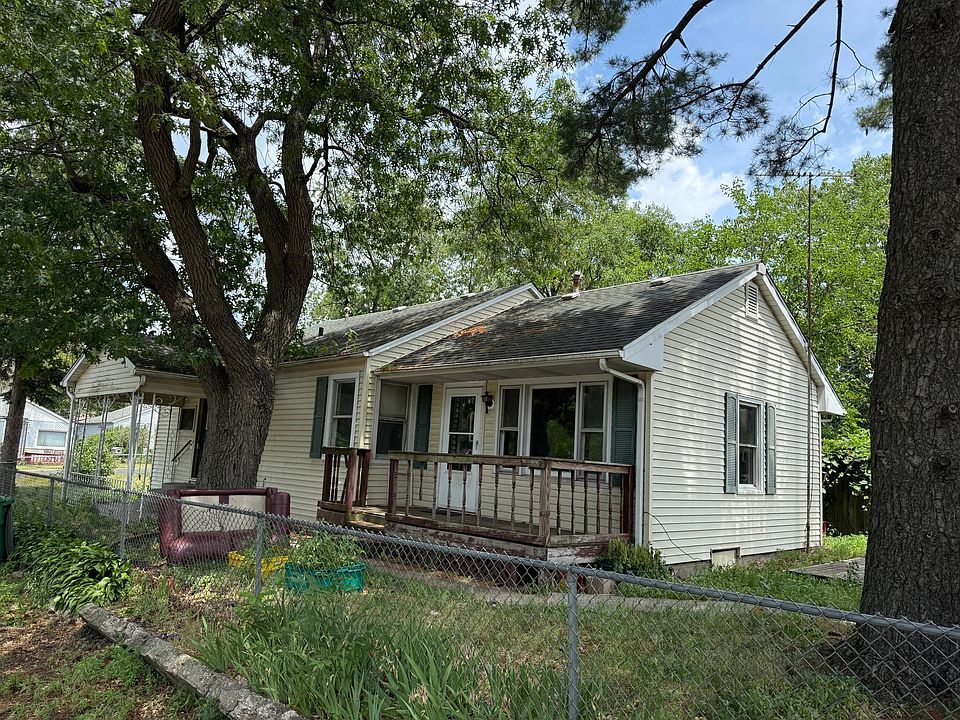 2nd image of 2501 E 36th Ave