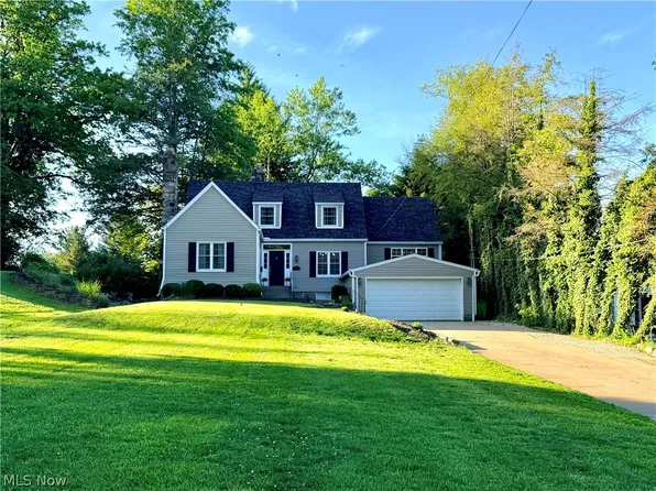3695 Mogadore Rd, Mogadore, OH 44260