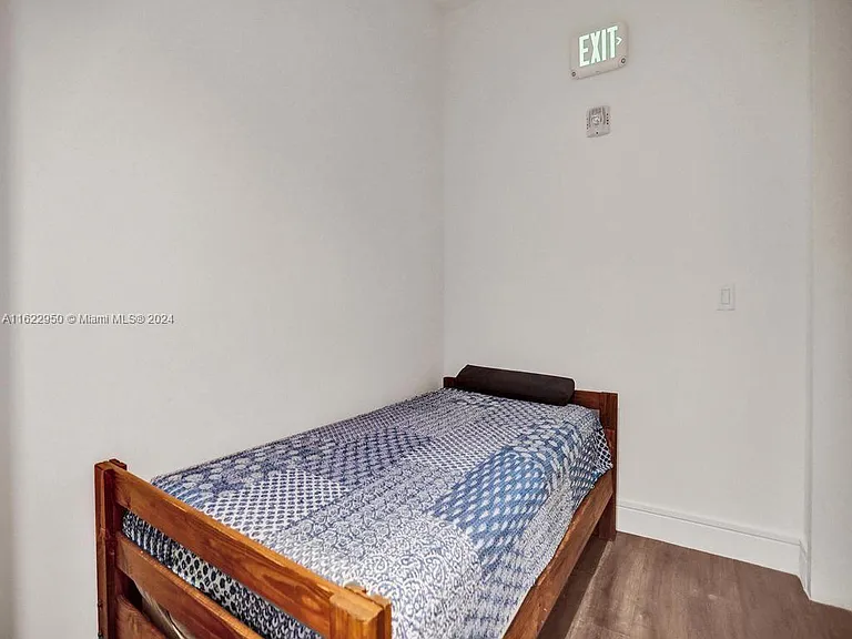 3250 NE 188th St #207 — Photo 52