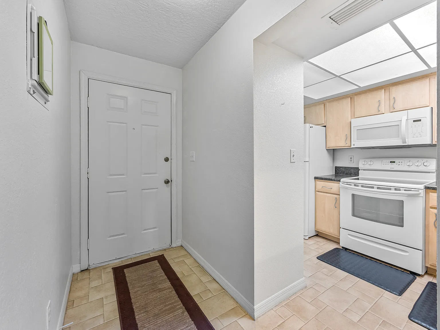 2 bed, 880 sqft, $1,500 — Photo 4