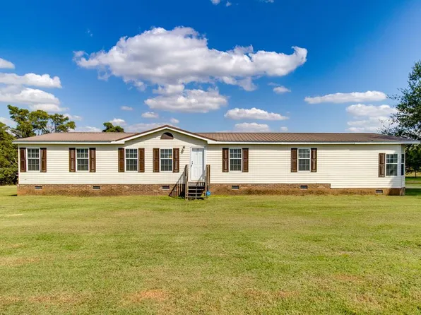 1455 Gulledge Cir, Wedgefield, SC 29168