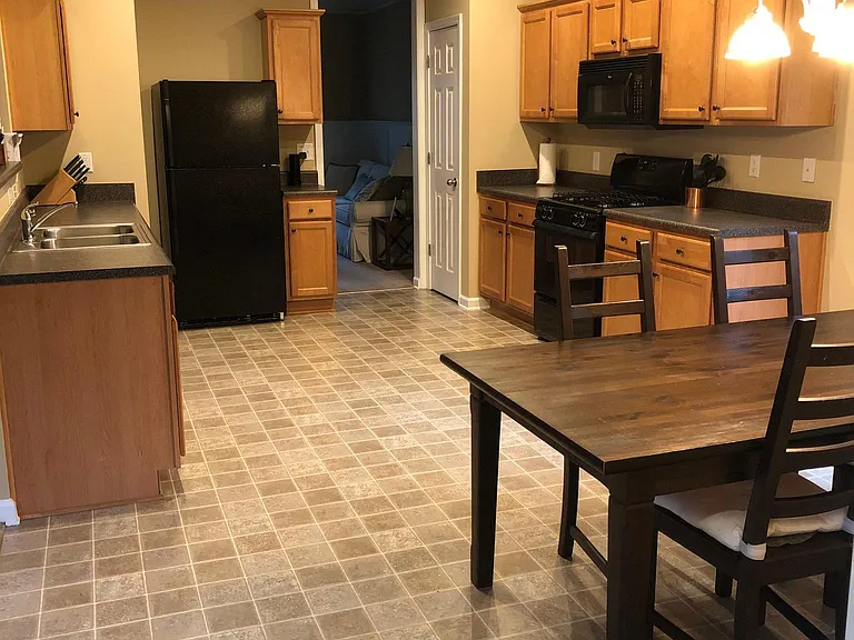 3901 Portland Trail Dr — Photo 10
