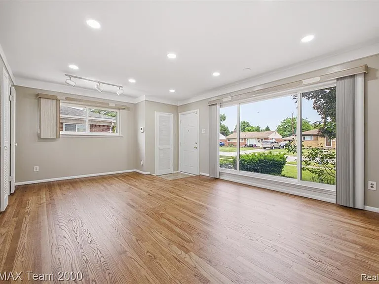 8512 Norborne Ave — Photo 8