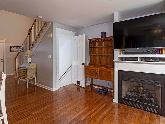 4th image of 1022 Tommie Ln