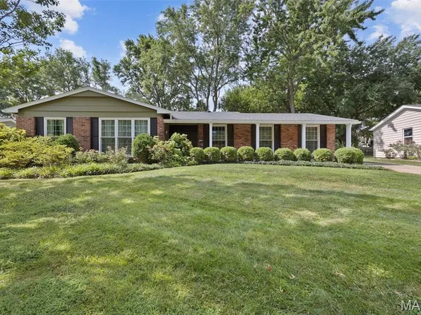 11946 Spruce Haven Dr, Saint Louis, MO 63146