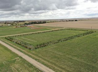 906 7th St NW, Bowman, ND 58623