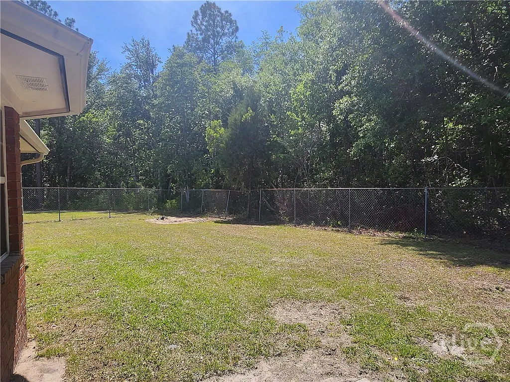 3 bed, 2.0 bath, 1472 sqft, $1,950 — Photo 3