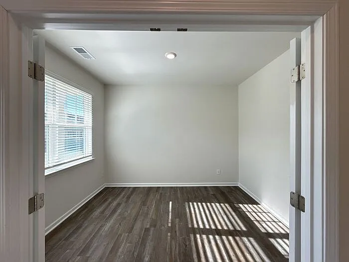 7640 Bainbridge Rd — Photo 6