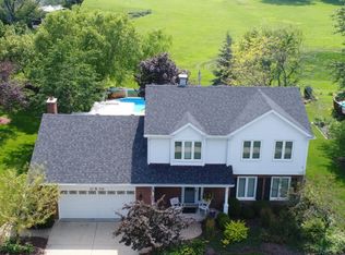 10S316 Havens Dr, Downers Grove, IL