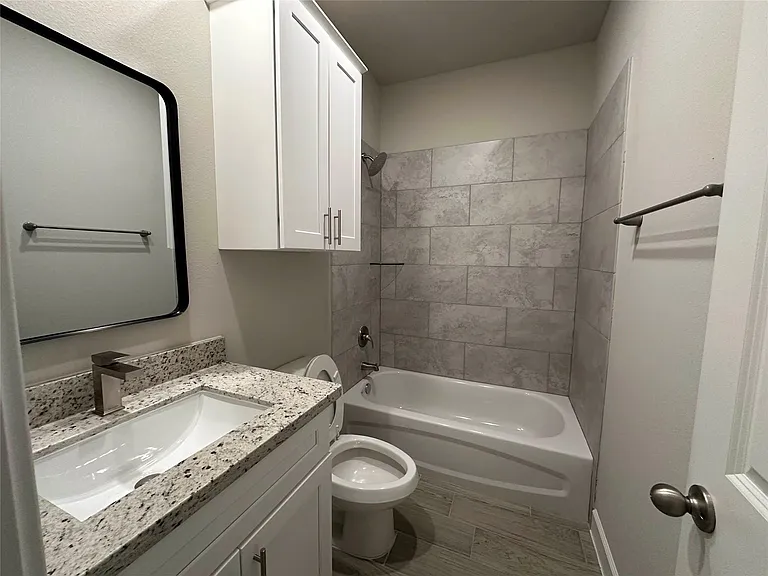 505 Young St #A — Photo 23