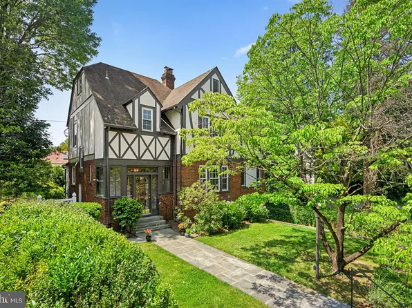 3808 Raymond St, Chevy Chase, MD 20815