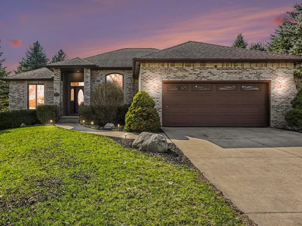 52 E Acacia Blvd, Battle Creek, MI 49015