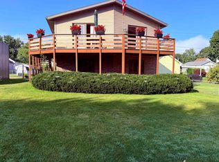 472 Menominee Ave, East Dubuque, IL 61025