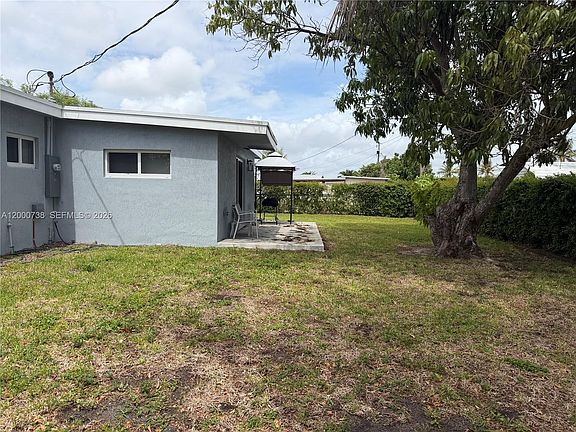 2nd image of 20111 Gulfstream Rd
