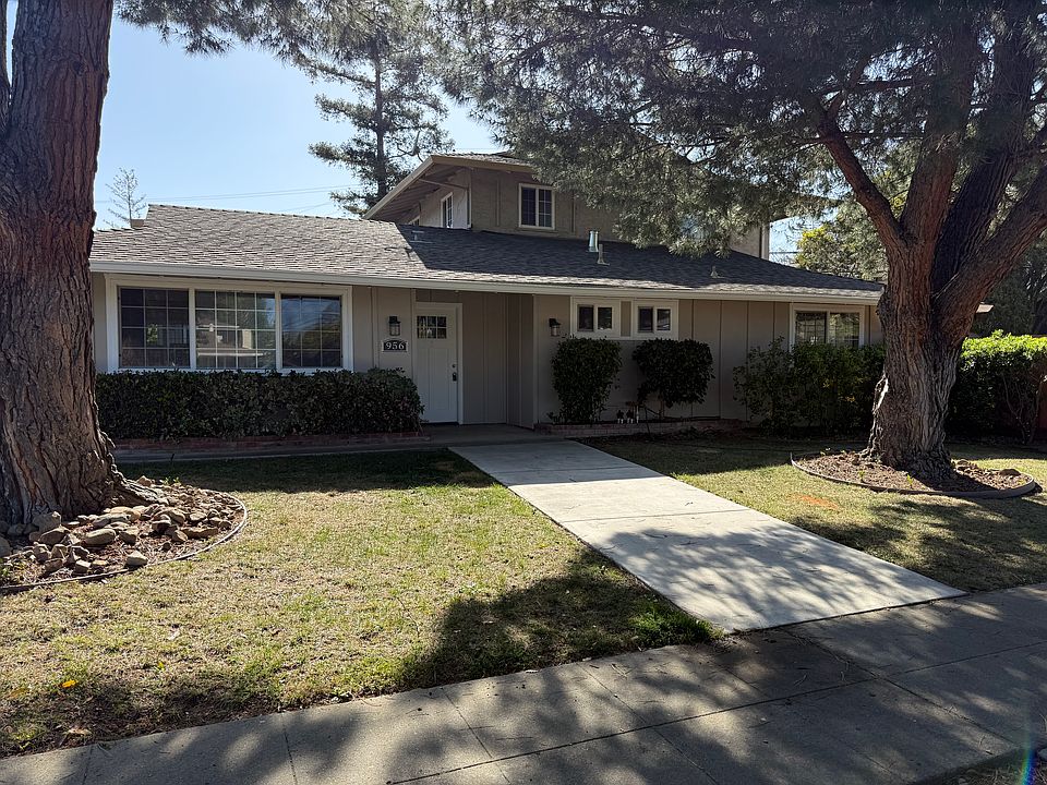 1st image of 956 Castlewood Dr #1