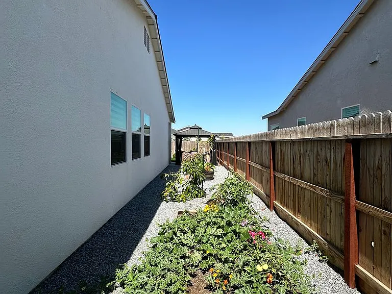 3803 N Santa Fe St — Photo 19