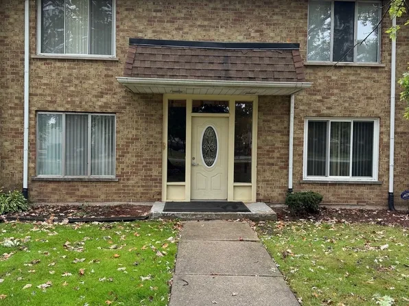 814 Sandra Dr APT 1B, University Park, IL 60484