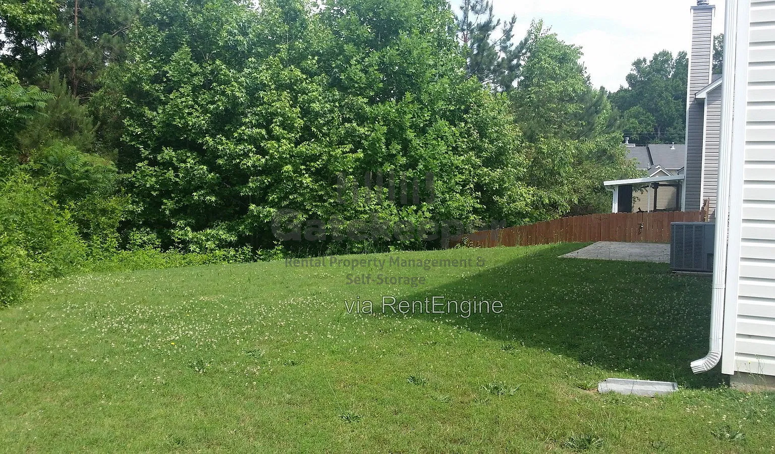 3 bed, 2.0 bath, 1300 sqft, $1,845 — Photo 2