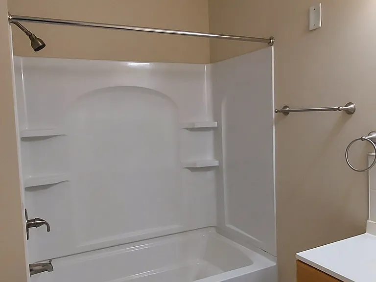 110 N Holly St — Photo 5