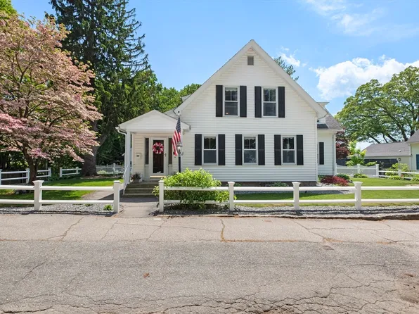 68 High St, Northbridge, MA 01534