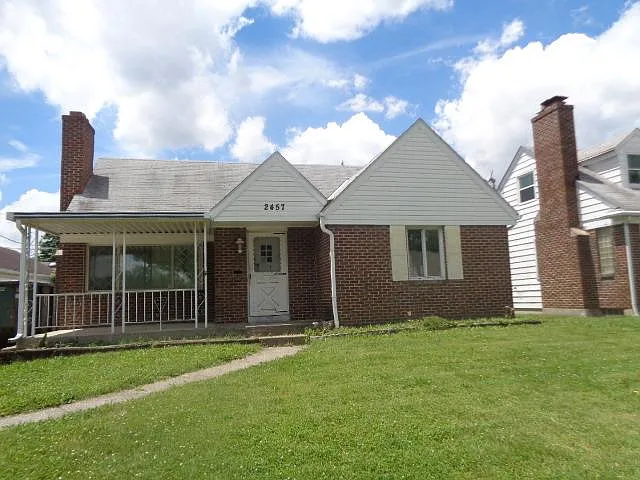 2457 Woodway Ave photo 1